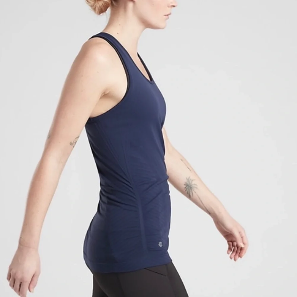 Athleta tank size medium. - Picture 11 of 12
